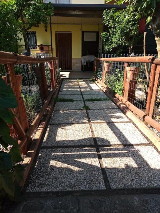 Loft Sotto Il Vulcano, Con Posto Auto Privato Zafferana Etnea Exterior foto